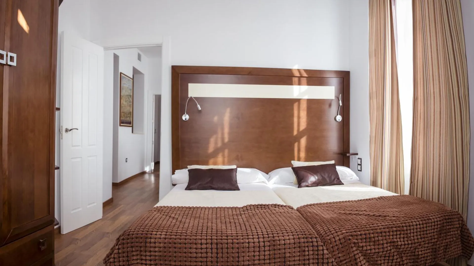 Apartamentos Casa de la Lonja Granada